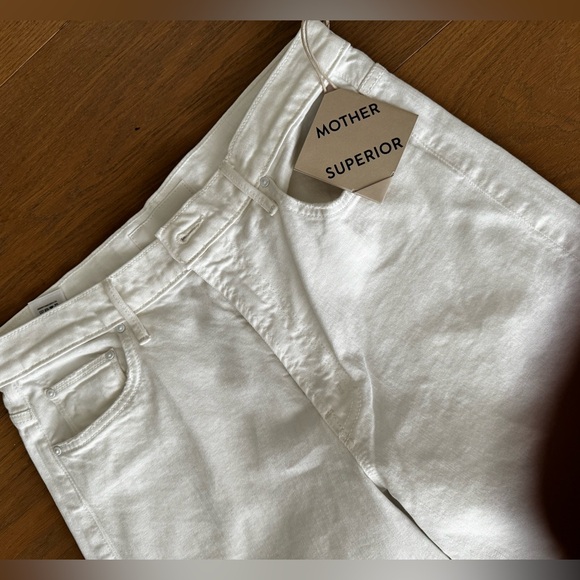 New MOTHER jean Undercover 
Wash: Totally Innocent - Picture 10 of 11